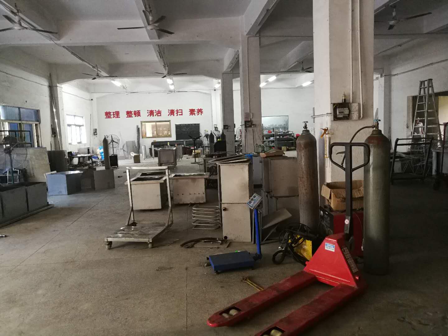 超聲波清洗機生產(chǎn)區(qū)